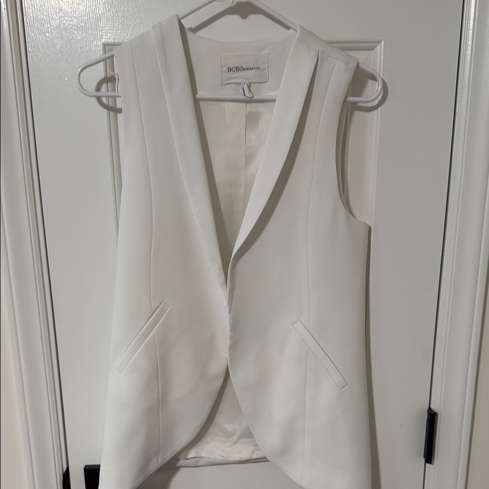 BCBGMaxAzria Ivory Sleeveless Vest